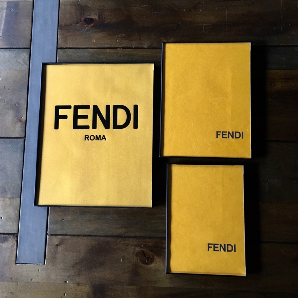 Custom luxury bag bundles with free custom frames - Picture 13 of 16
